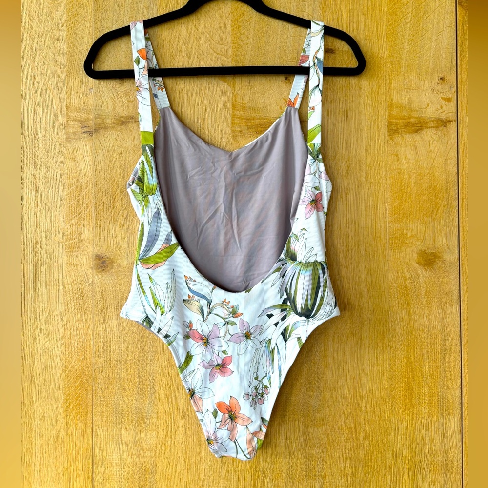 Vitamin A Leah swimsuit size 10 or medium/large